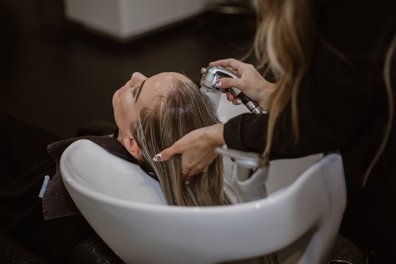 Elegant layered haircut with highlights